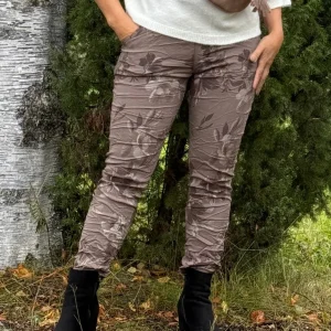 Marta du Chateau Jeggins Ragnhild