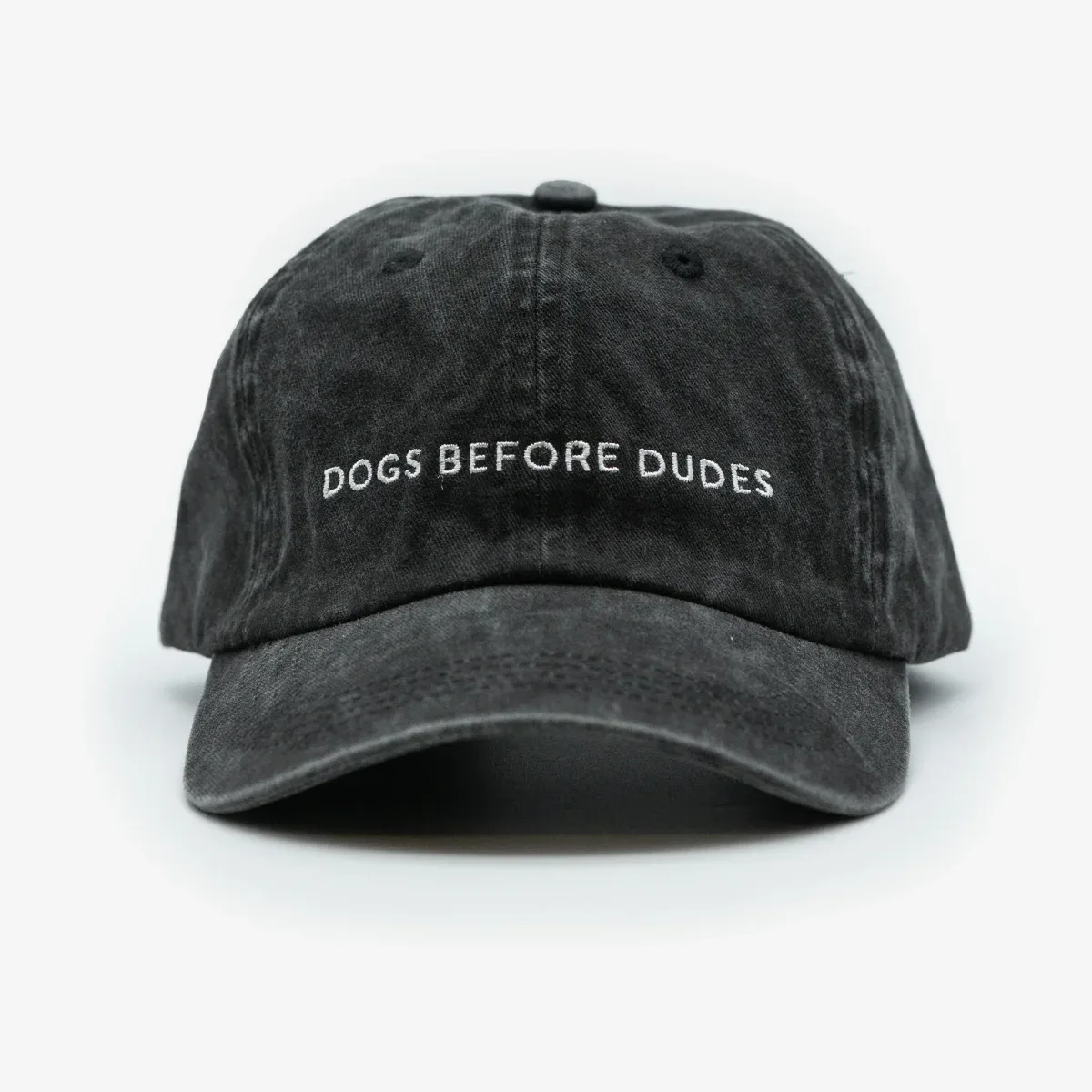 Musta denimlippis – Dogs Before Dudes