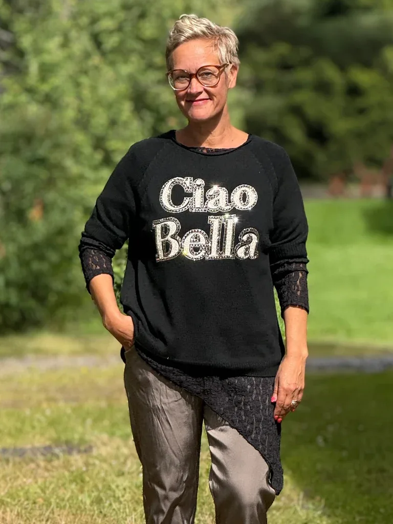 Neule Kiira Musta