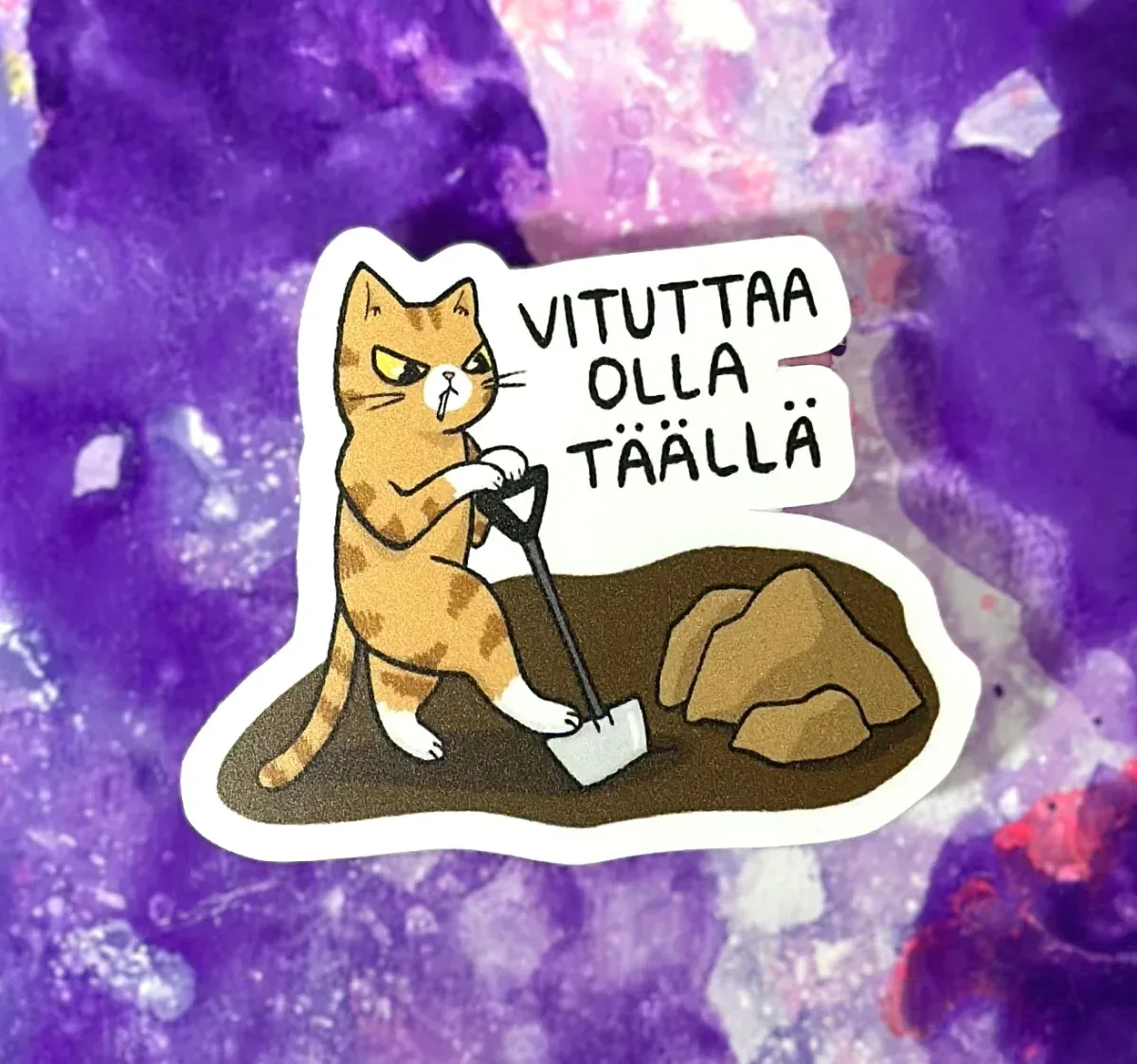 Vituttaa olla täällä – Säänkestävä tarra